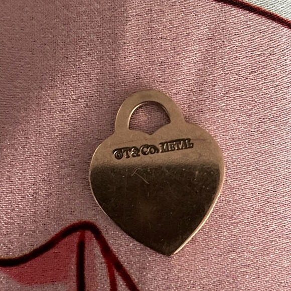 COPY - Tiffany ROSE GOLD heart pendant - Picture 2 of 2